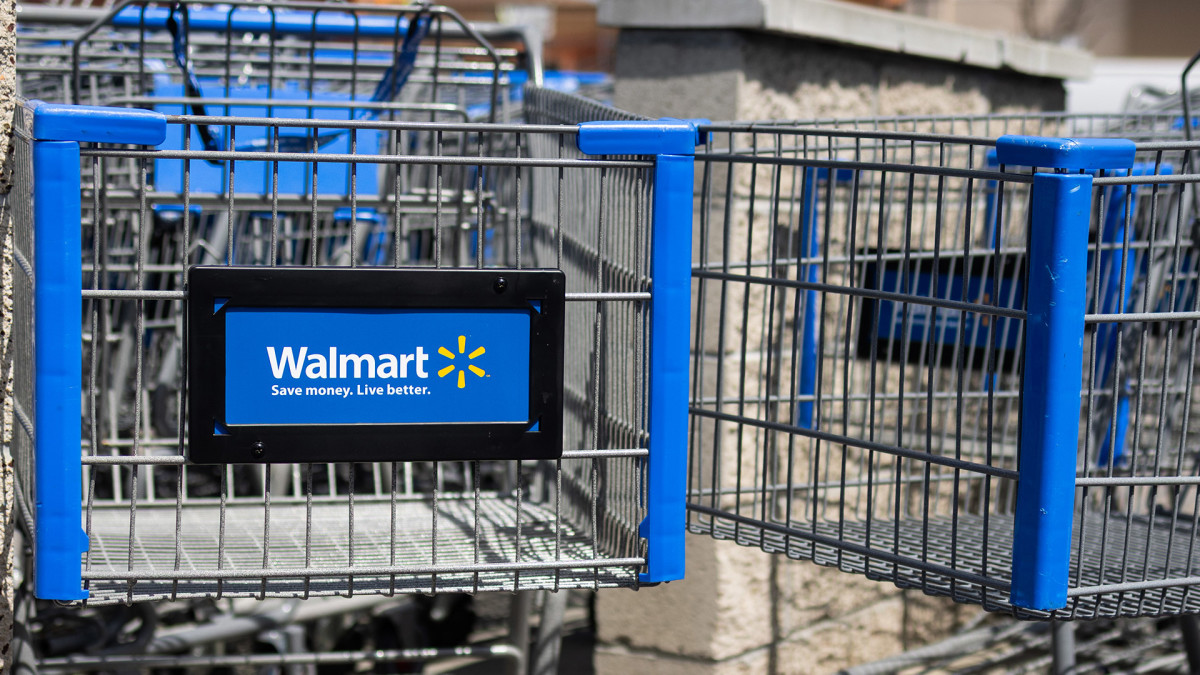 Walmart is selling a $209 three-piece patio set up for just $100